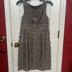 Adrianna Papell silver cocktail dress sz 4P